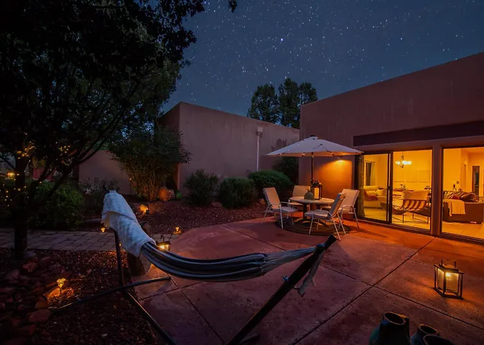 Elevated Zen: Sedona's Rooftop Retreat For 9! Holiday home